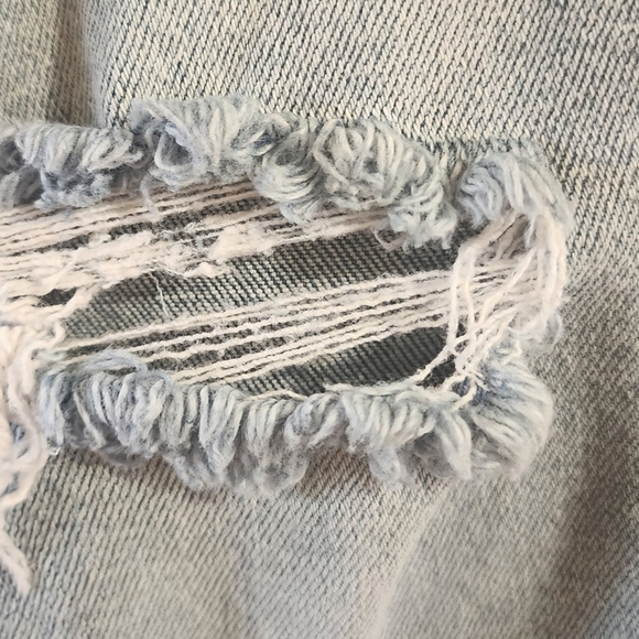 NWT Free People Distressed High Rise Jeans Size 24 Light Wash Raw Hem - Picture 7 of 12